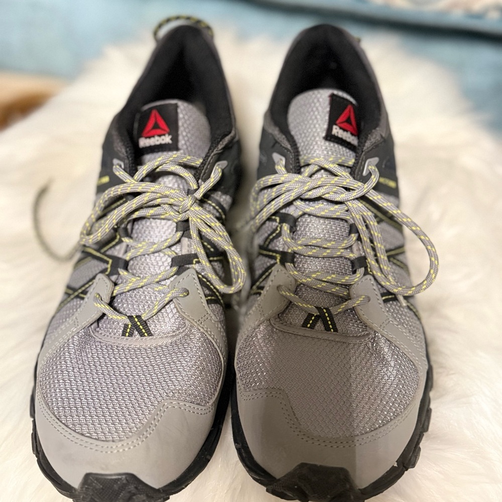 Reebok Men's Black and Gray Athletic Shoes